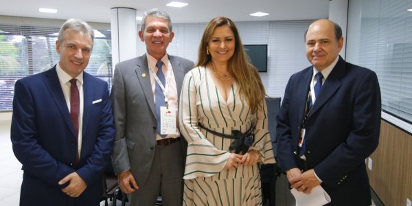 Organizadores do IFC com o General Silva e Luna e General Carbonel da Itaipu Binacional