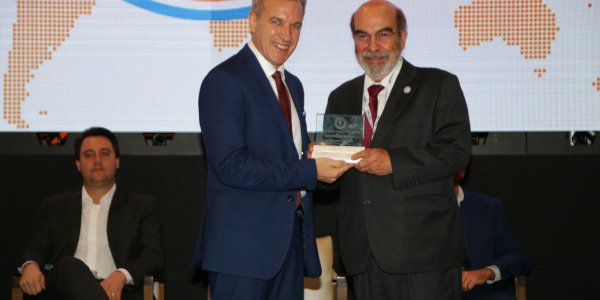 JOS&Eacute; GRAZIANO DA SILVA ? PELO APOIO DEDICADO &Agrave; PESCA E AQUICULTURA COMO DIRETOR GERAL DA FAO, COMO UM INSTRUMENTO DE GERA&Ccedil;&Atilde;O DE TRABALHO, EMPREGO E RENDA  E  ALIMENTA&Ccedil;&Atilde;O SAUD&Aacute;VEL PARA A POPULA&Ccedil;&Atilde;O A N&Iacute;VEL MUNDIAL. 
