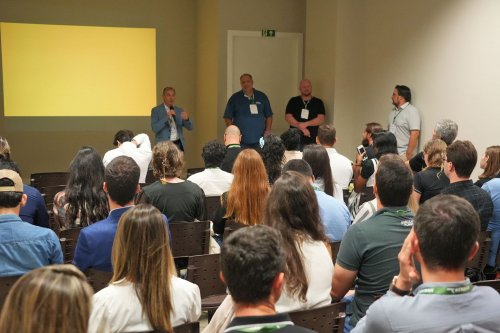 ​Trabalhos Cient�ficos no IFC Brasil � conex�o entre academia e mercado